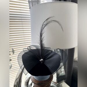 VTG Garfinckel’s Black Velvet Bow Feather Hat
